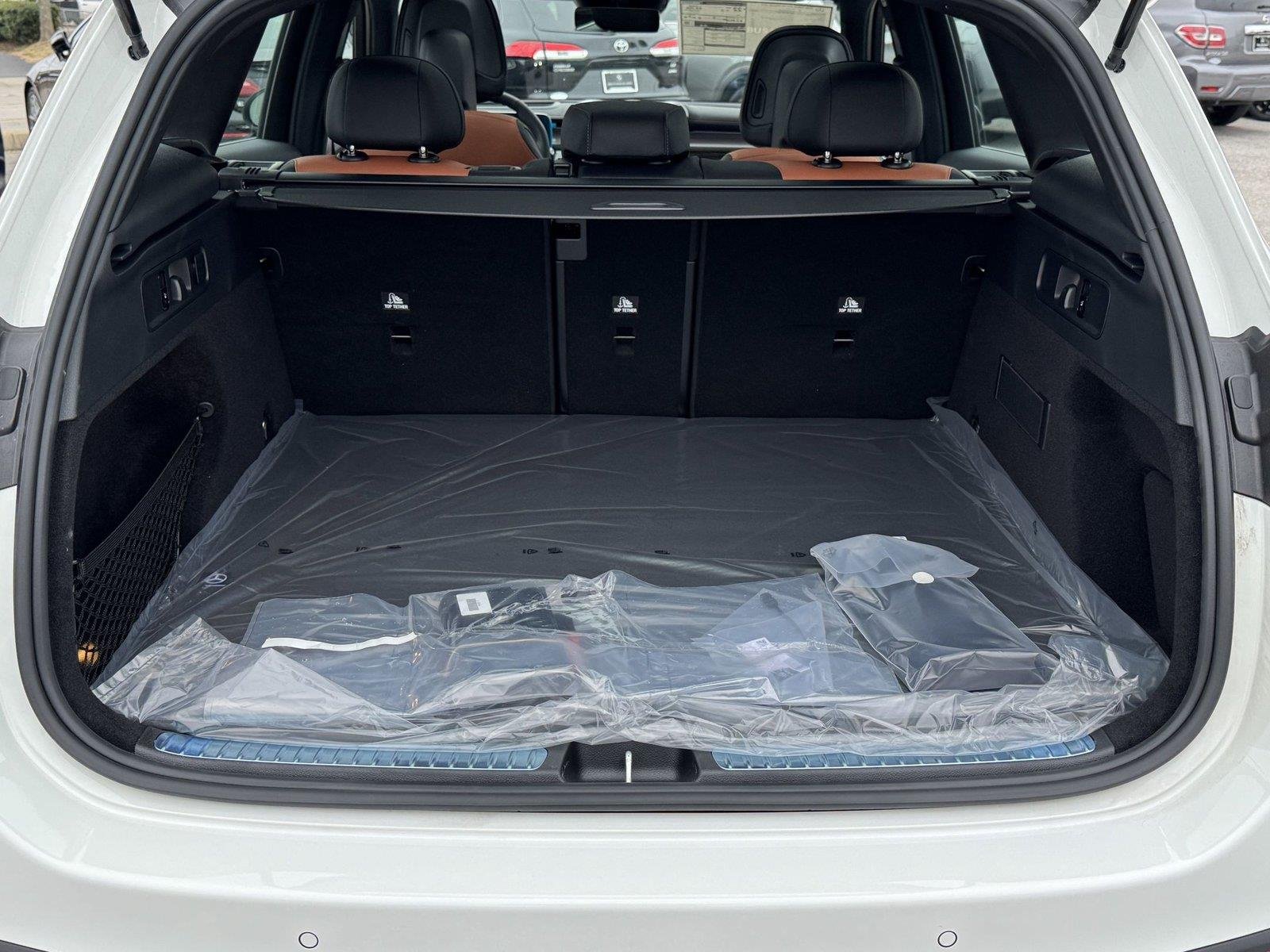 New 2026 Polar White Mercedes-Benz AMG® GLC 43 4MATIC® SUV image 7