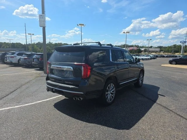 Used 2022 Hunter Metallic GMC Denali image 3