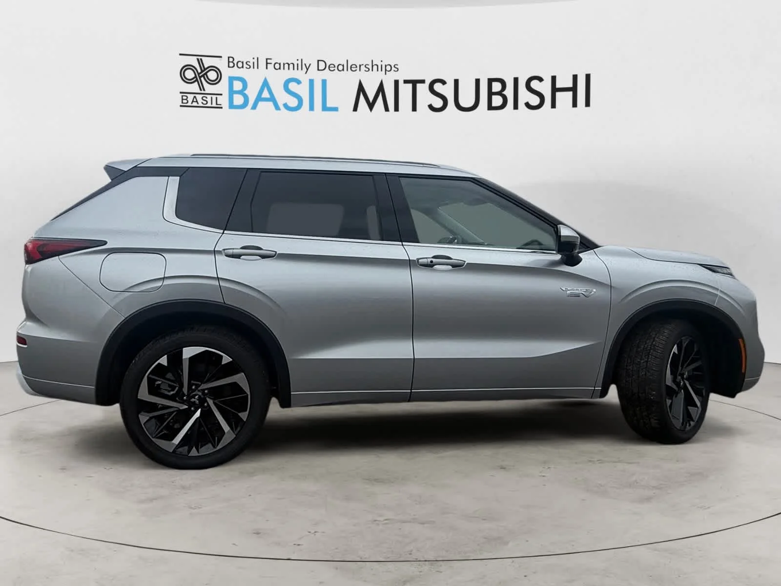 New 2025 Alloy Silver Metallic Mitsubishi SEL image 6