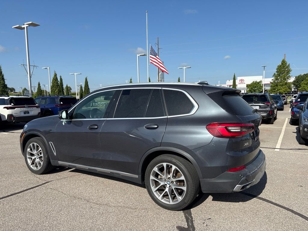 Used 2019 Gray BMW xDrive40i image 6