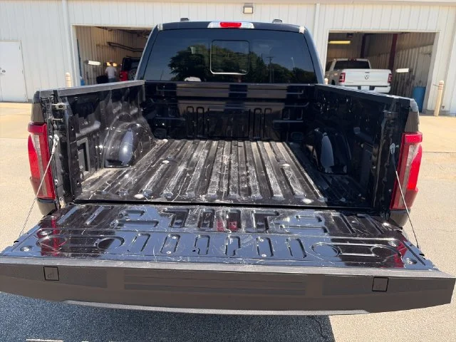 Used 2024 Black Ford XLT image 23