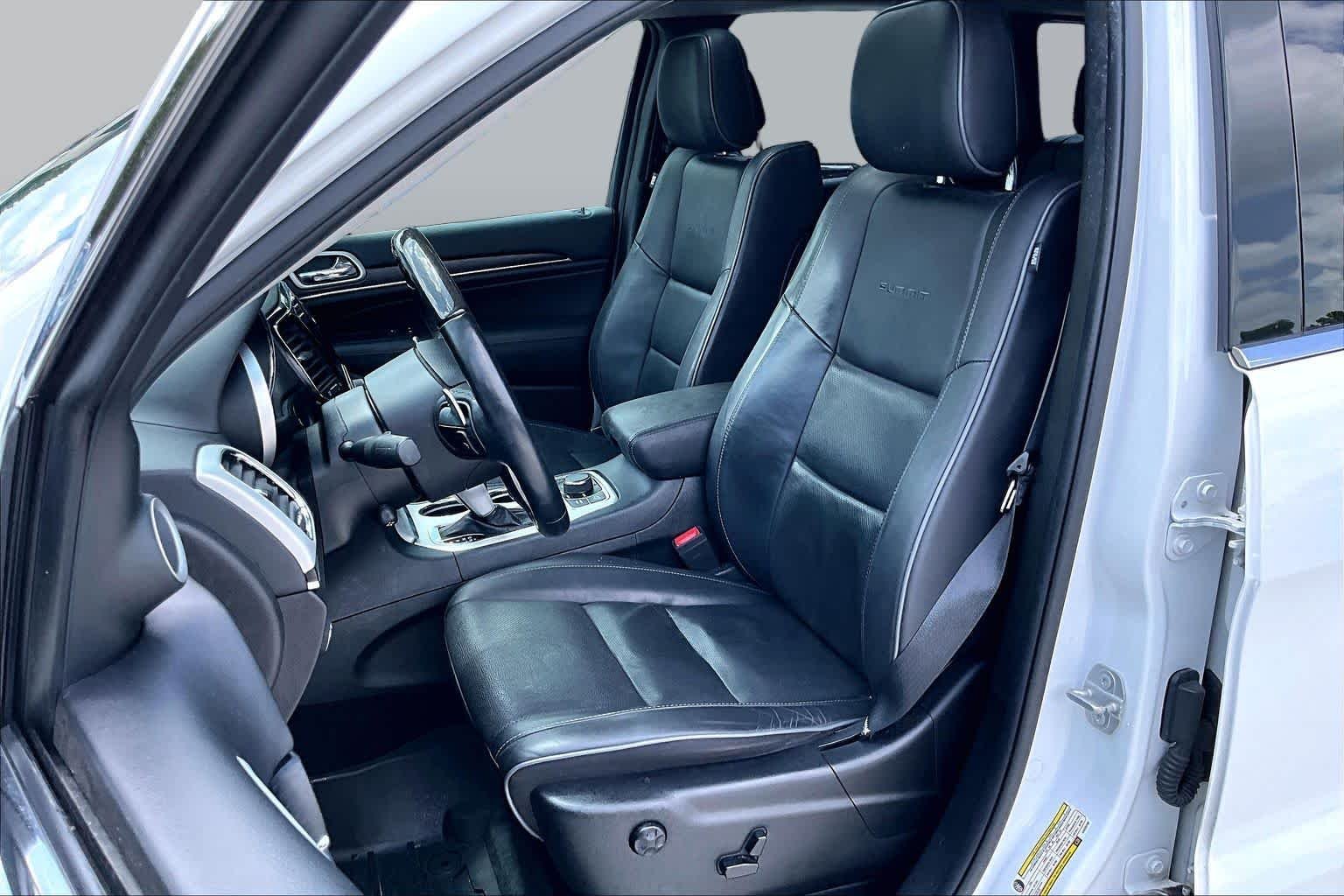 Used 2020 Bright White Clearcoat Jeep Summit image 8