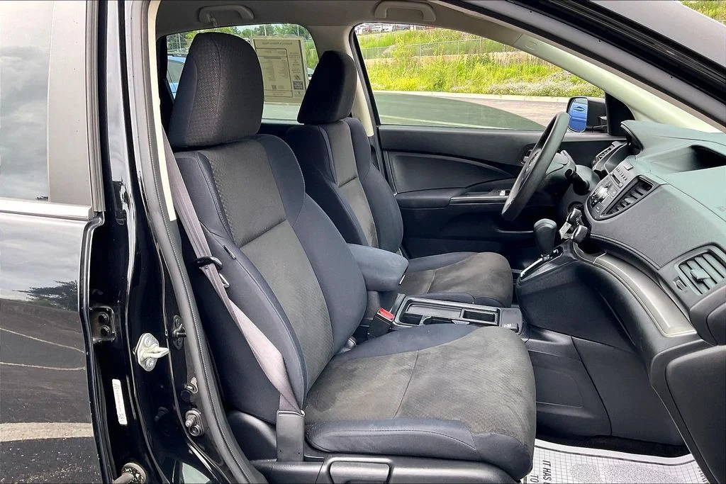 Used 2016  Honda LX image 7