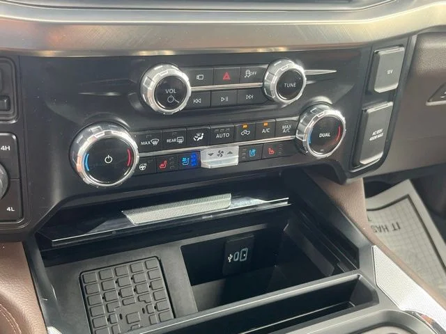 Used 2025 Gray Ford King Ranch image 34