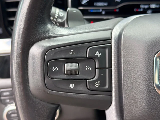 Used 2022 ONYX BLACK GMC Elevation image 24