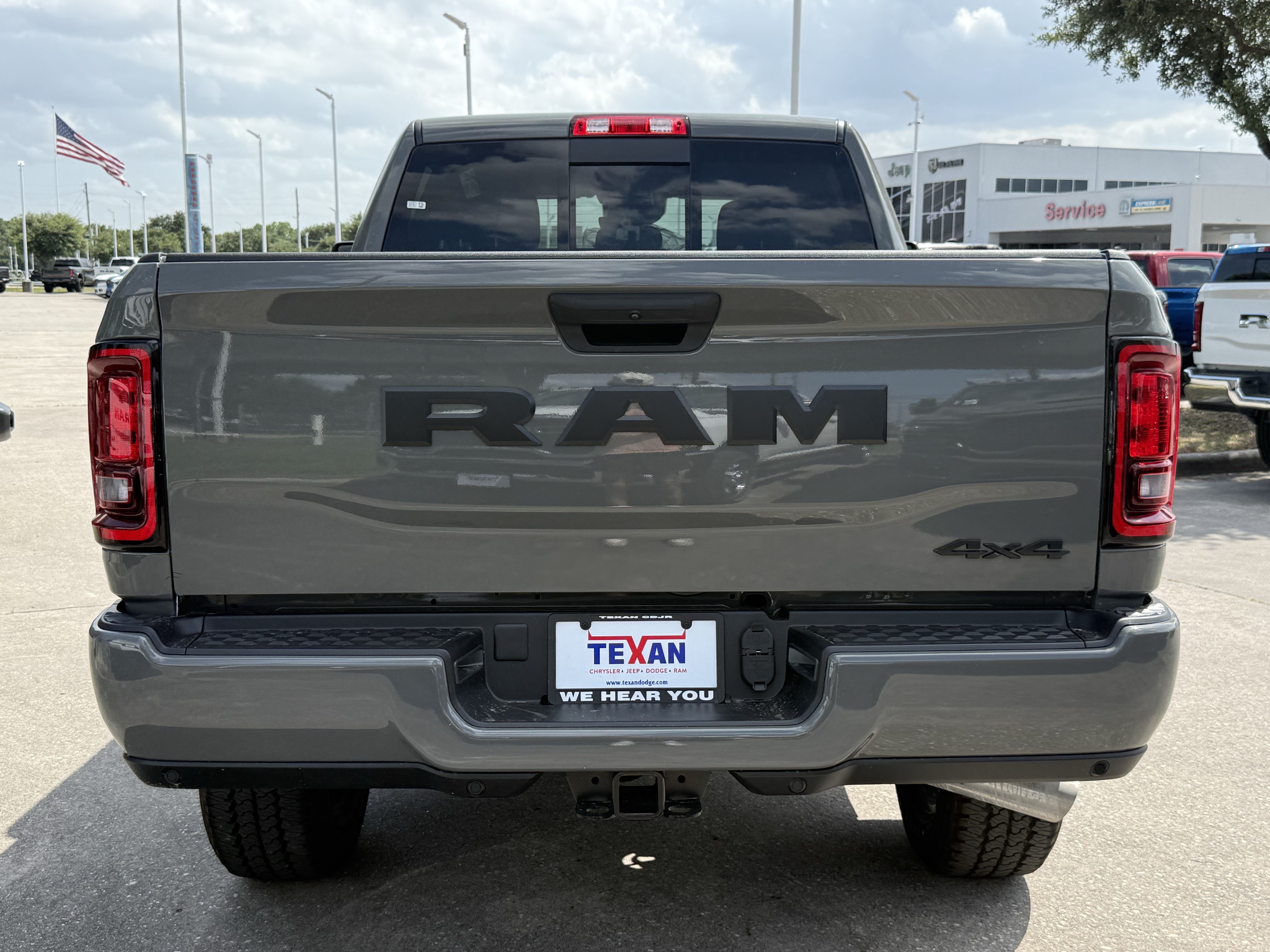 New 2026 Ceramic Gray Clear-Coat Exterior Paint RAM Black Express image 5