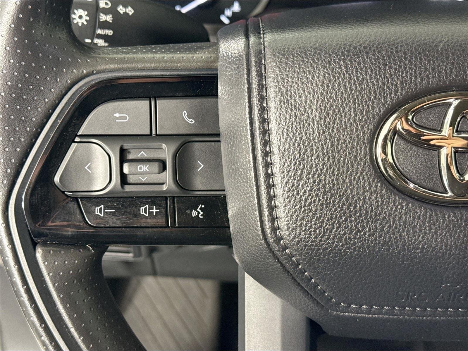 Used 2023 Ice Cap Toyota SR image 16