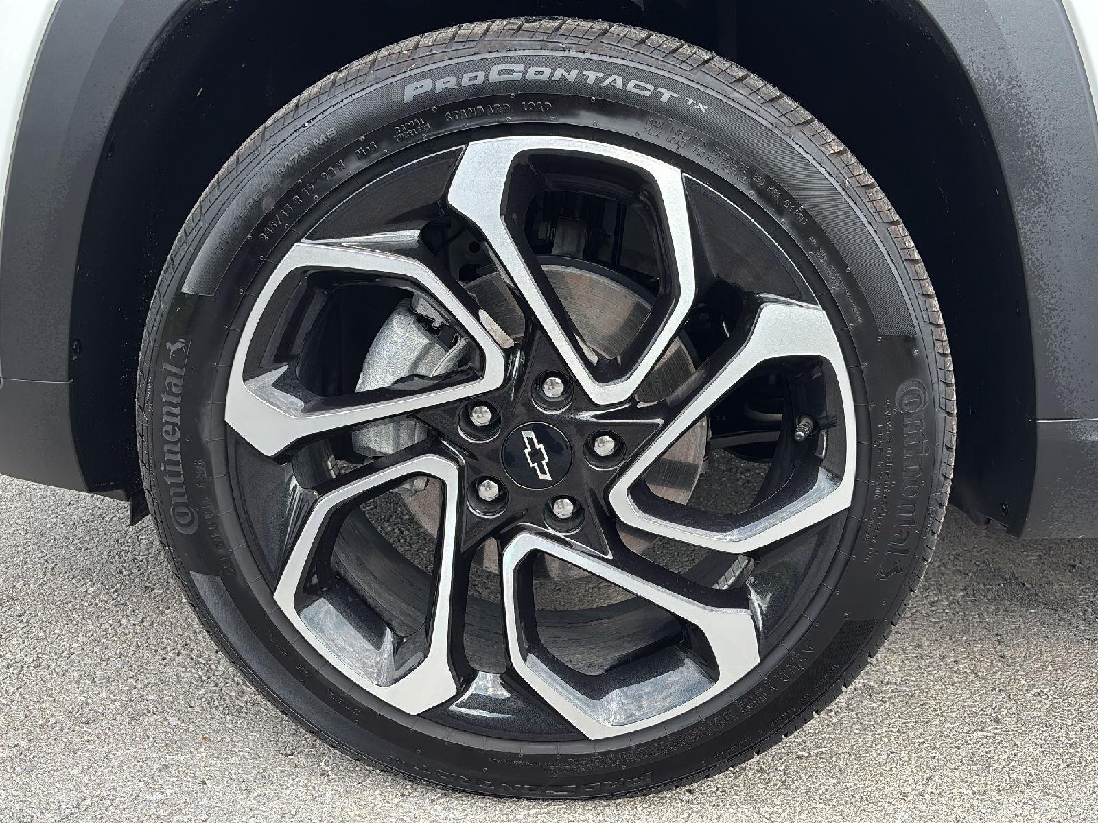 Used 2026 Summit White Chevrolet 2RS image 9