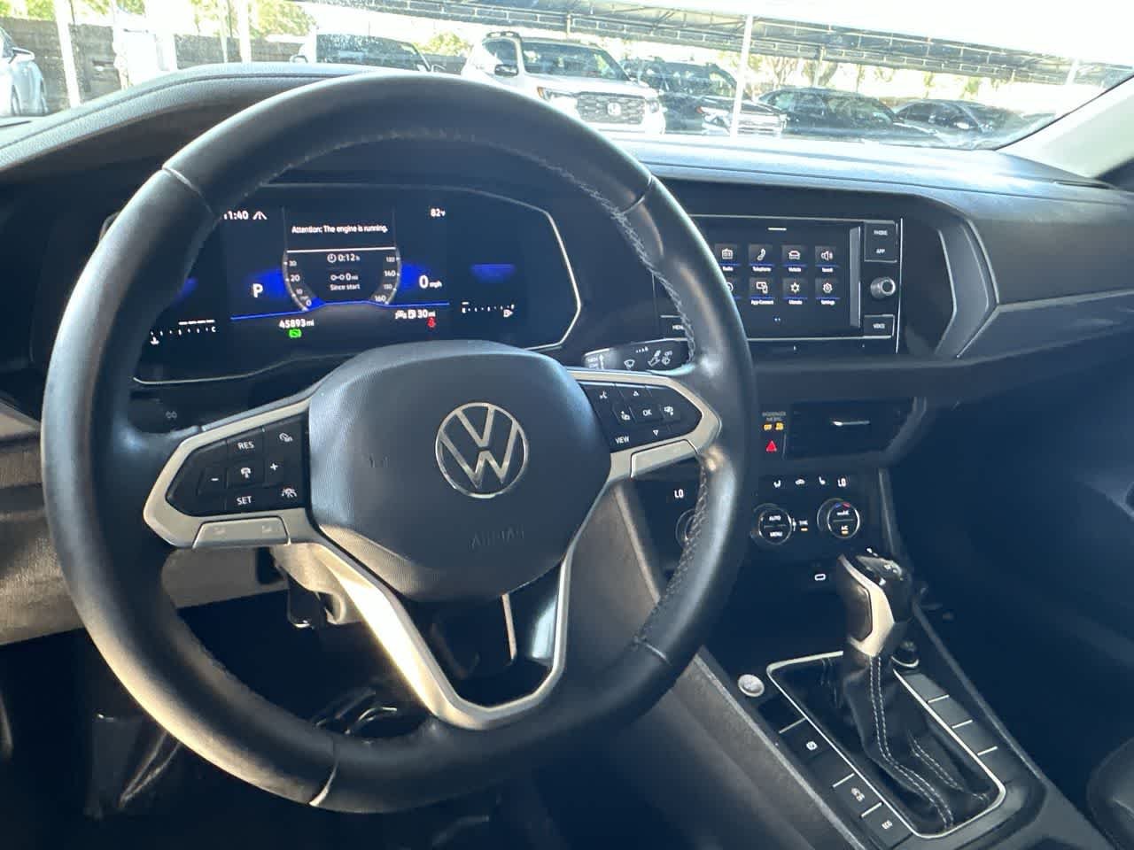 Used 2022 Deep Black Pearl Volkswagen SE image 13