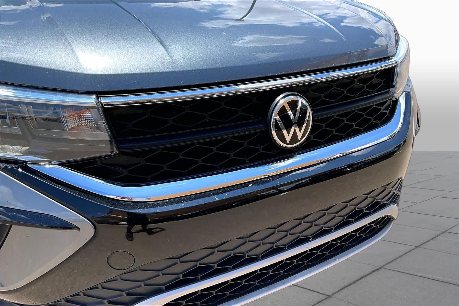 Used 2022 Platinum Gray Metallic Volkswagen S image 30