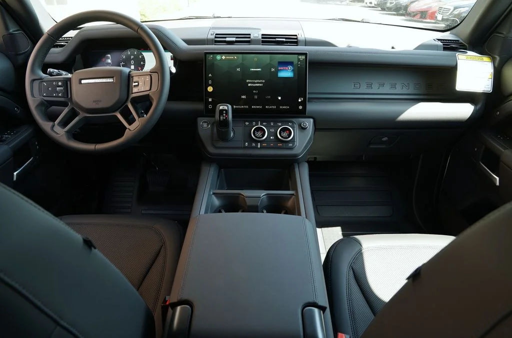 New 2026 Woolstone Green Land Rover S image 10