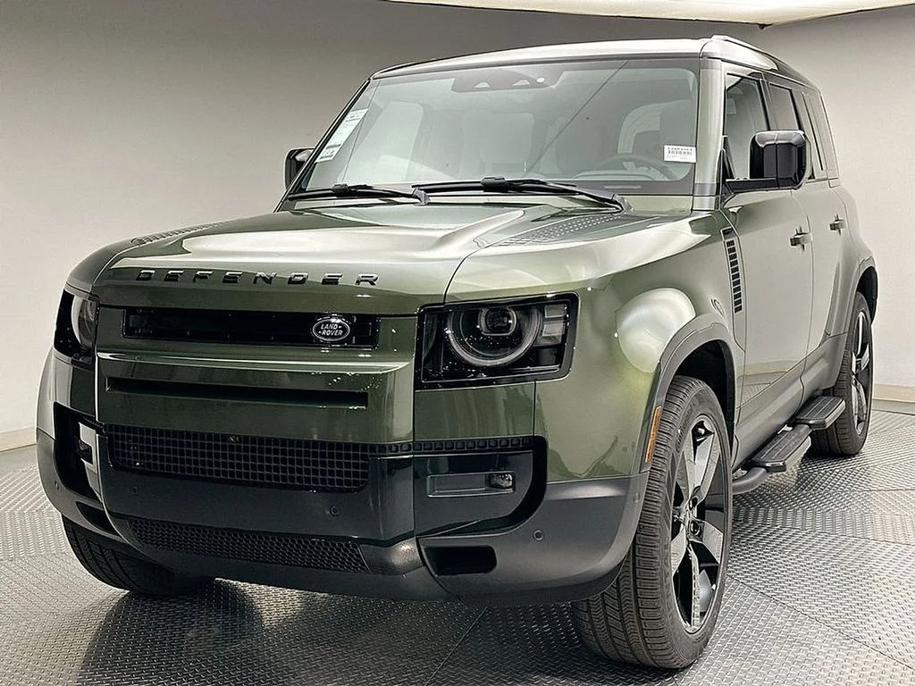 2026 Land Rover Defender 110 S P300's photo