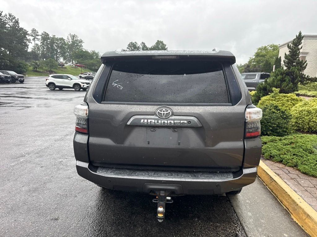 Used 2016 Gray Toyota SR5 image 3