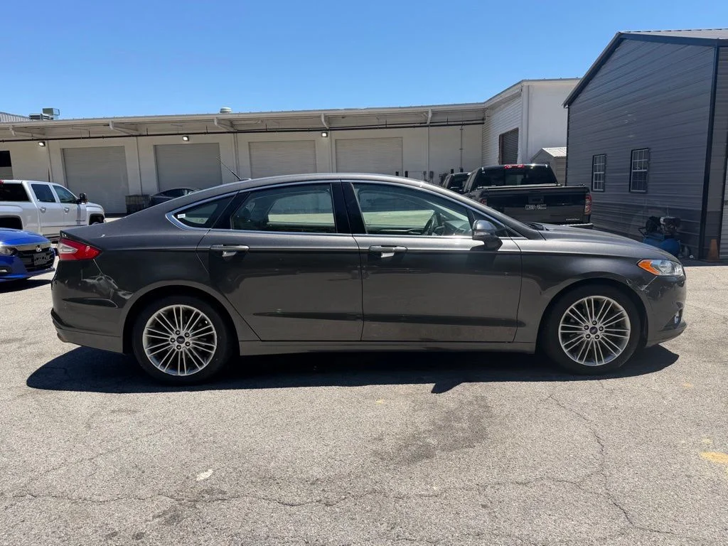 Used 2015 Gray Ford SE image 8