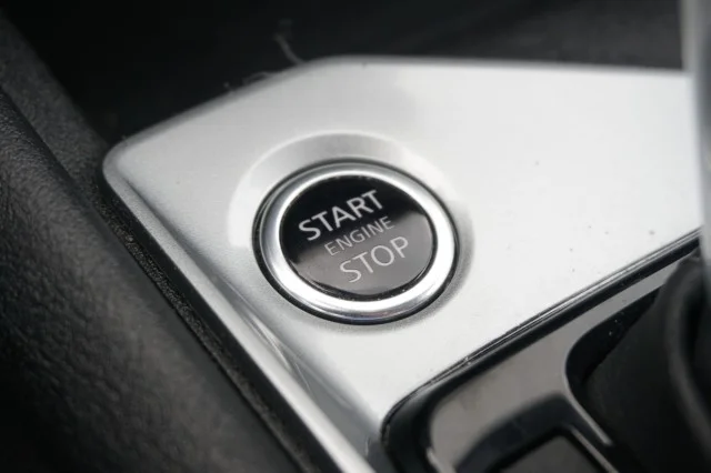 Used 2025 BLACK Nissan SV image 27