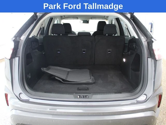 Used 2022 Gray Metallic Ford SE image 5