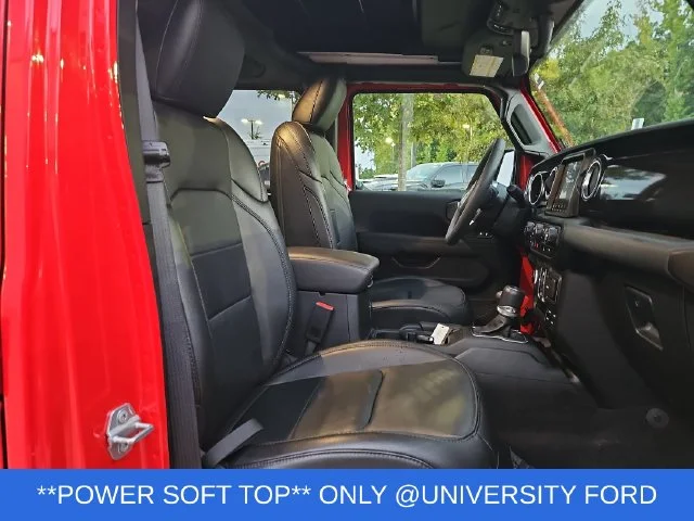Used 2023 Red Jeep Altitude image 10
