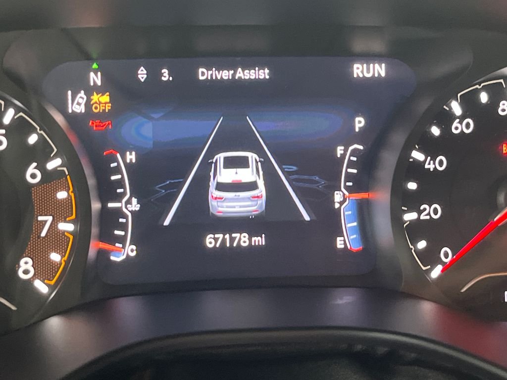 Used 2024 White Jeep Latitude image 18