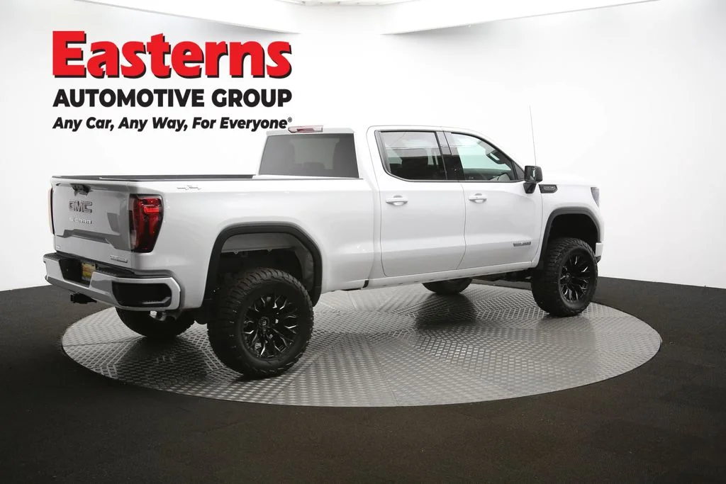 Used 2025 White GMC Elevation image 40