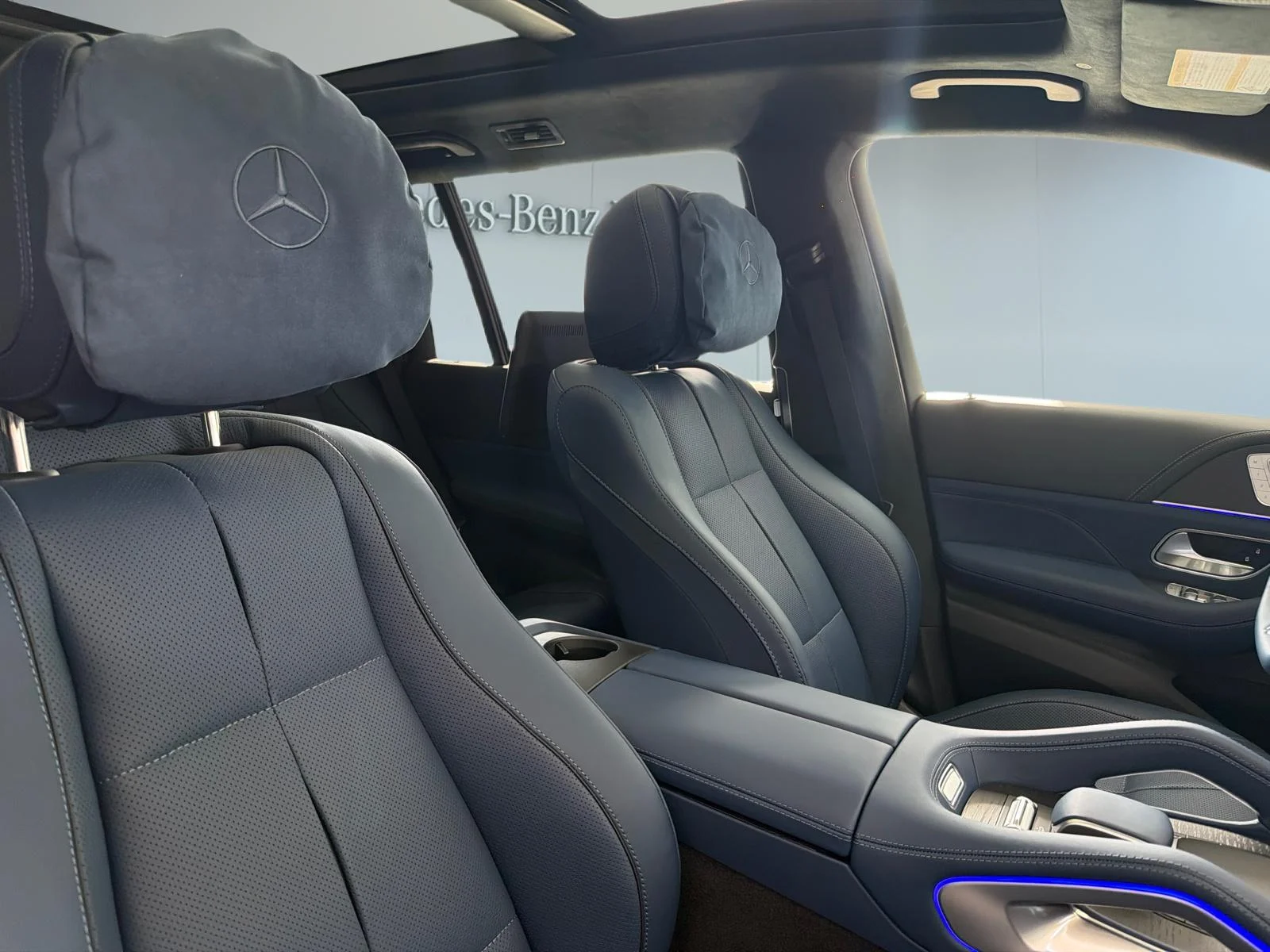 New 2026 White Mercedes-Benz Gls 450 4matic Suv image 35