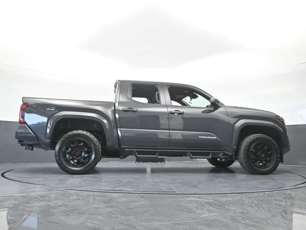 Used 2025 Underground Toyota SR5 image 67