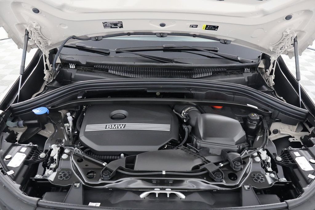New 2027 Dune Grey Metallic BMW xDrive28i image 8