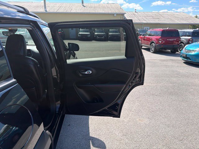 Used 2019 Black Jeep Trailhawk image 39