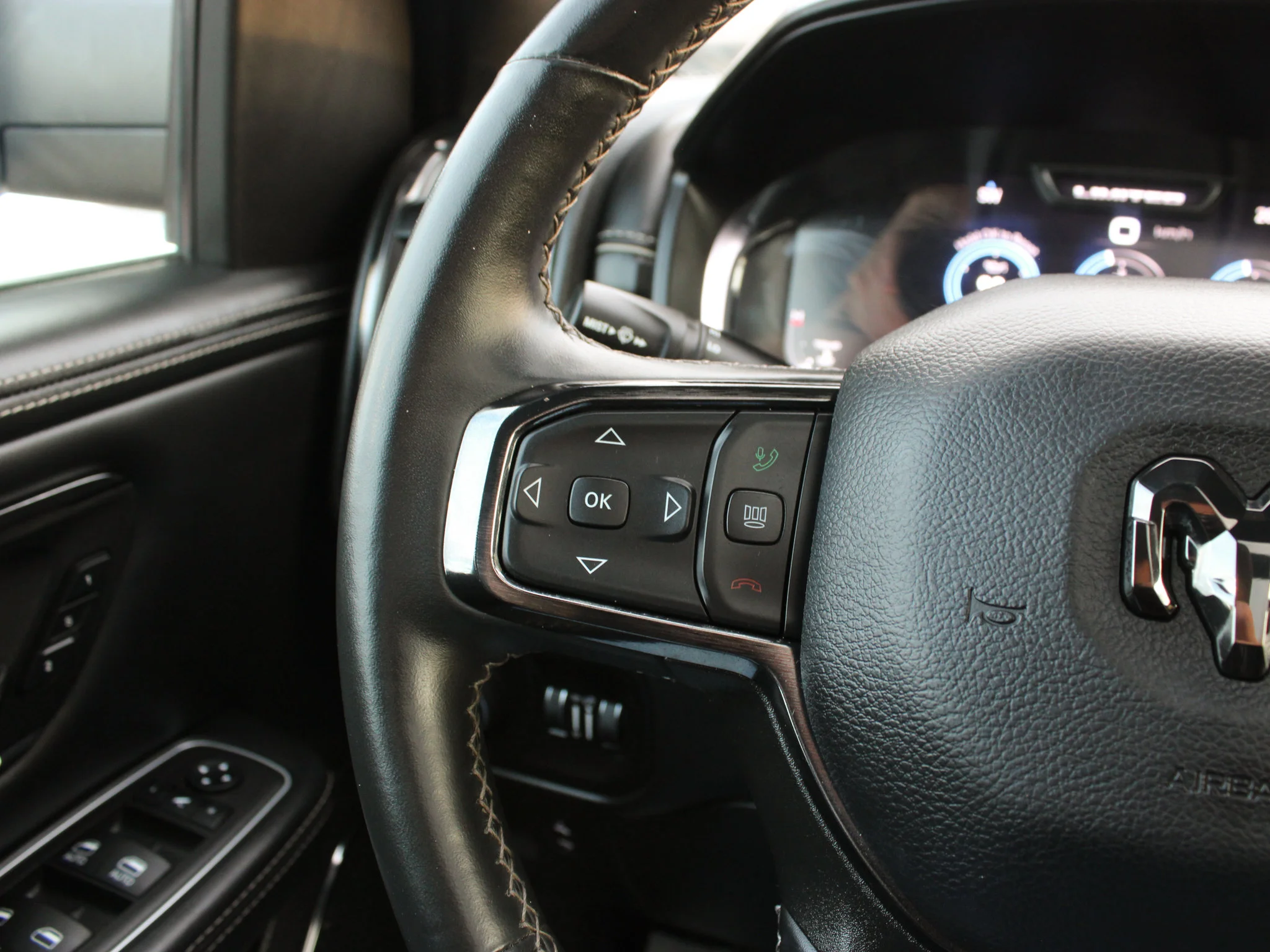 Certified Used 2023 Black RAM Limited * No Accidents | HEMI V8 | Alpine | Heated Seats | Apple CarPlay | Tonneau Cover image 22