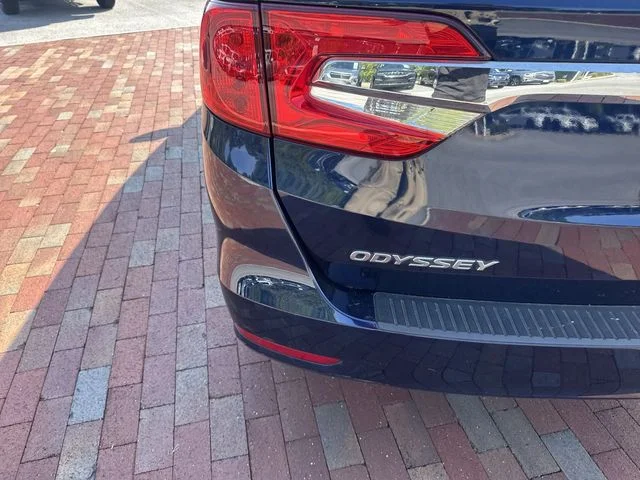 Used 2018 Blue Honda EX image 8