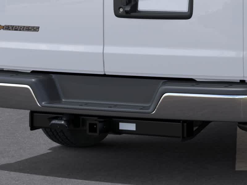 New 2026 Summit White Chevrolet WT image 14