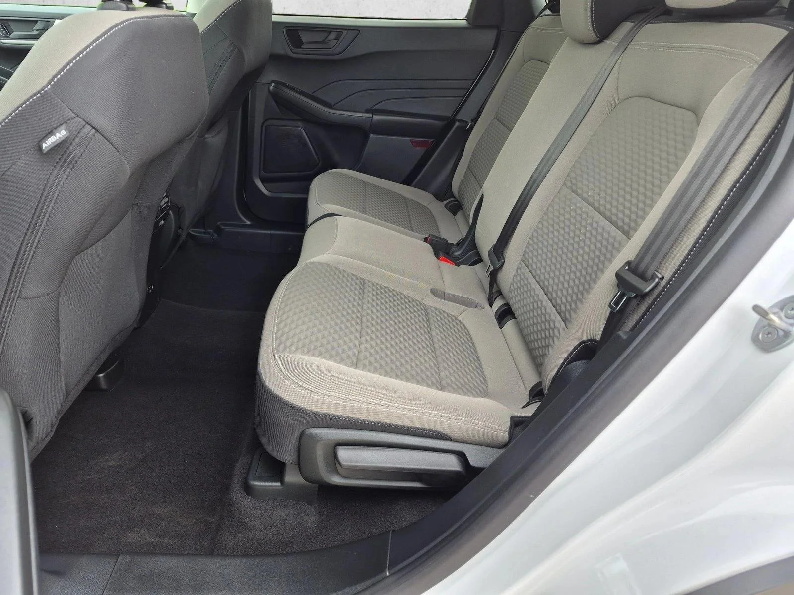 Used 2022 Oxford White Ford SE Hybrid image 17