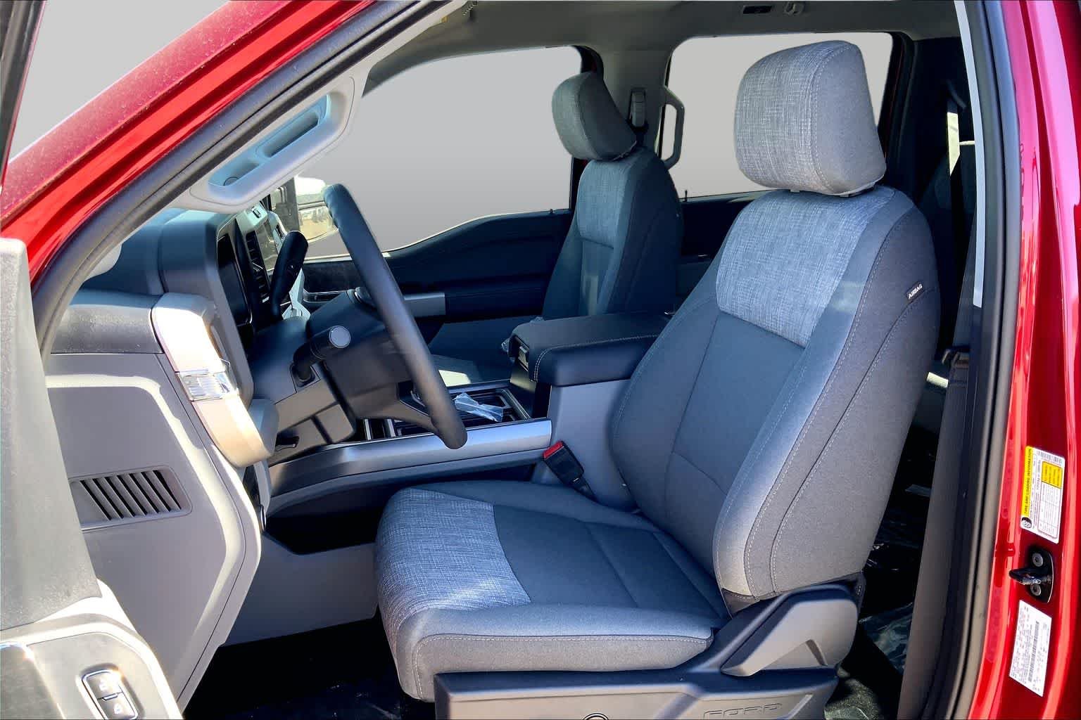 New 2026 Ruby Red Metallic Tinted Clearcoat Ford F-250® XLT image 7