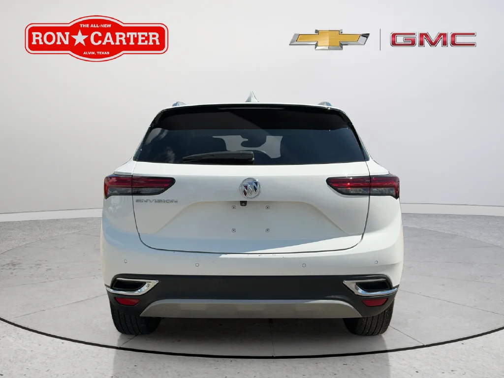 Used 2022 White Buick Preferred image 5