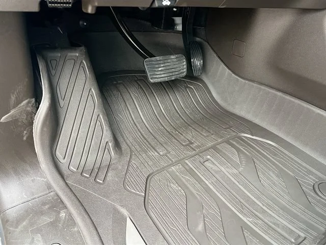 2026 GMC Sierra 1500 SLT - Photo 14