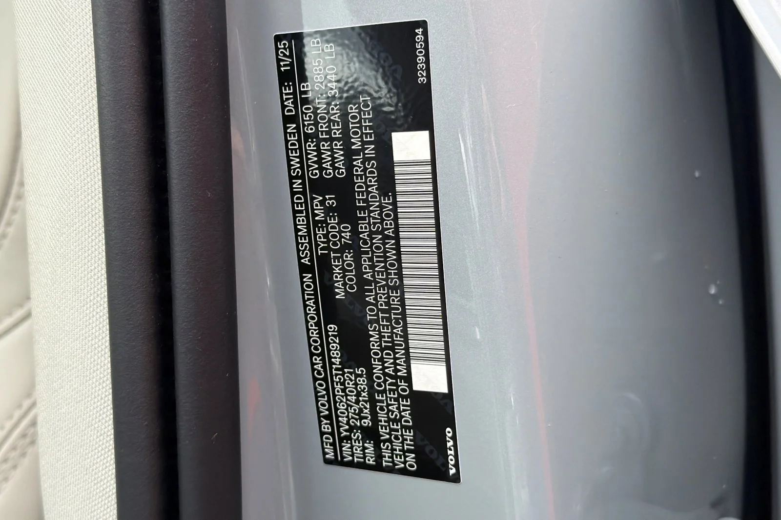 New 2026 VAPOUR GRAY Volvo Ultra image 22