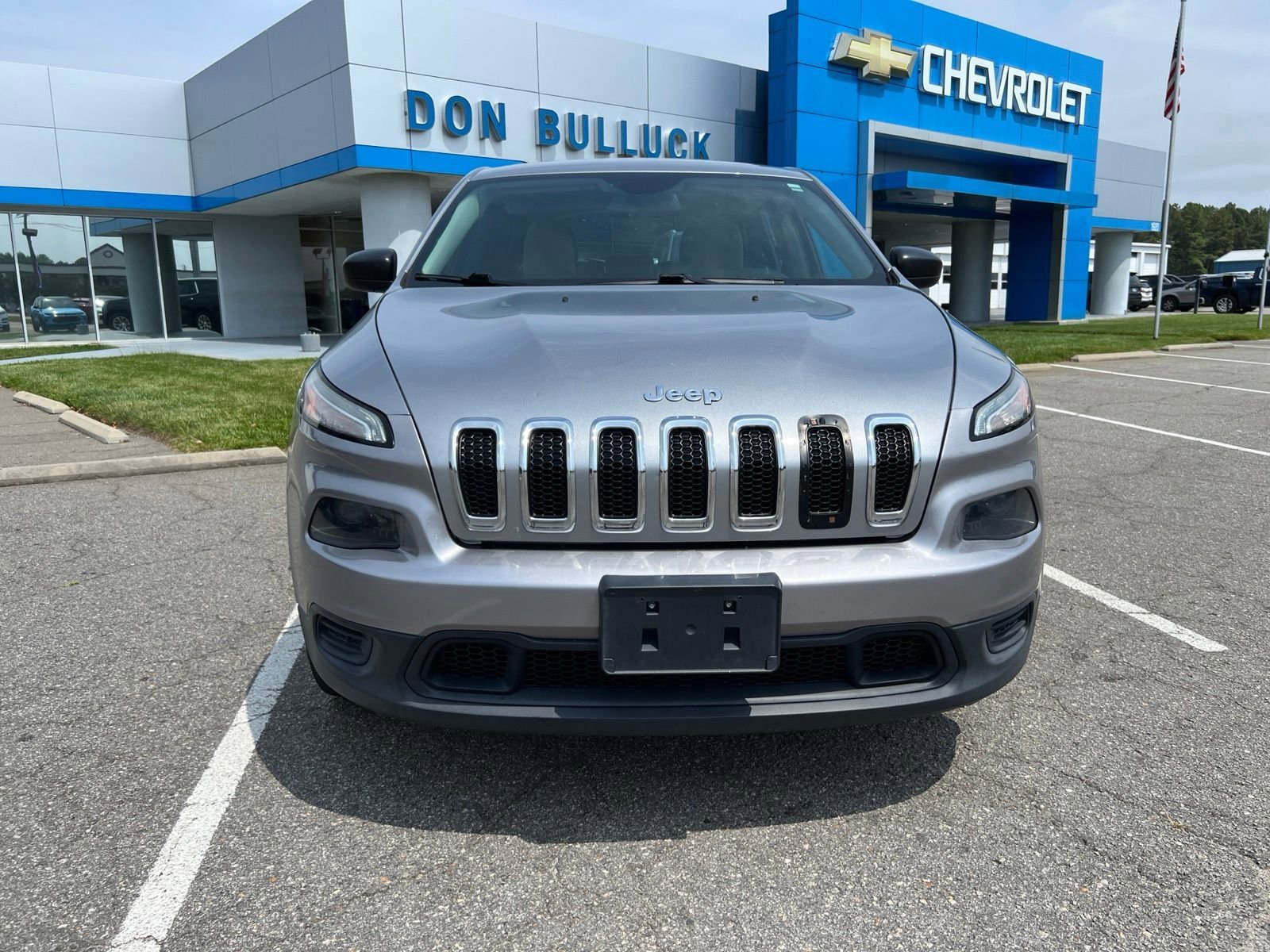 Used 2016  Jeep Sport image 8