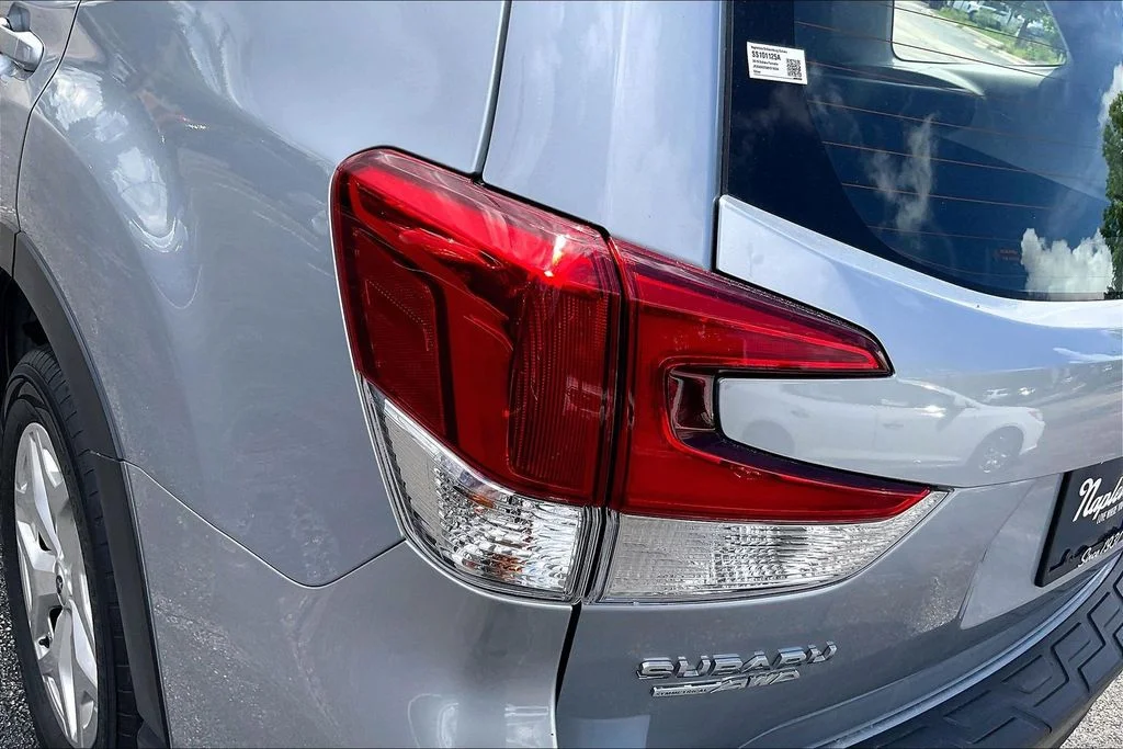 Used 2019 Silver Subaru Base image 33