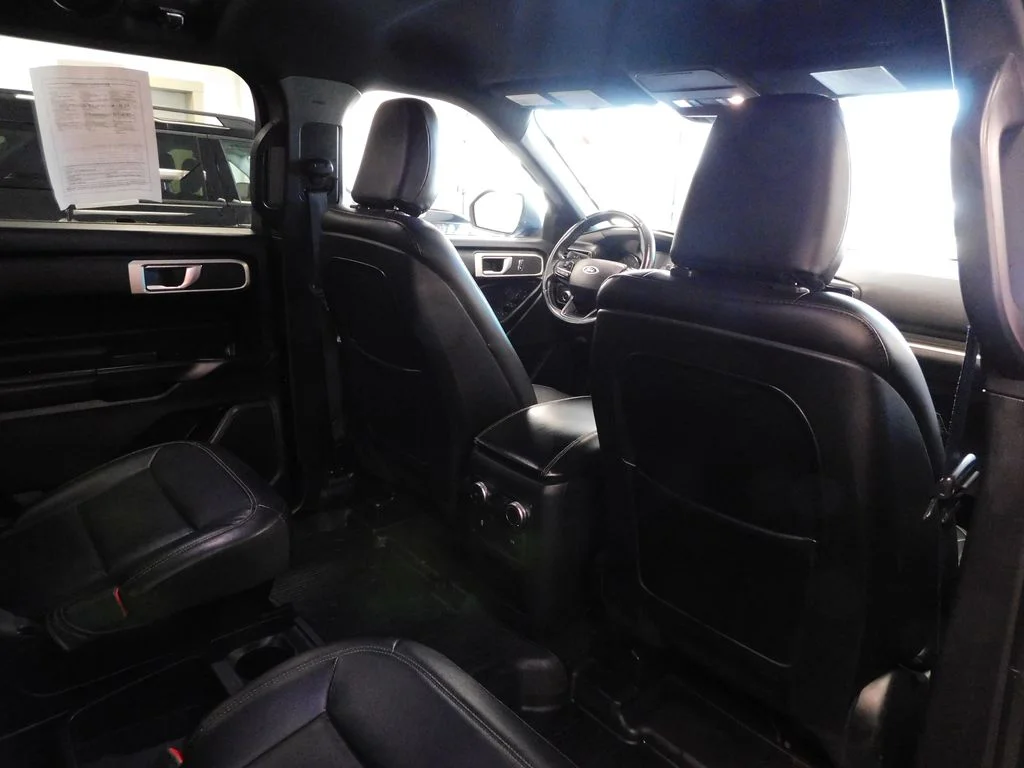 Used 2020 Agate Black Metallic Ford XLT image 44