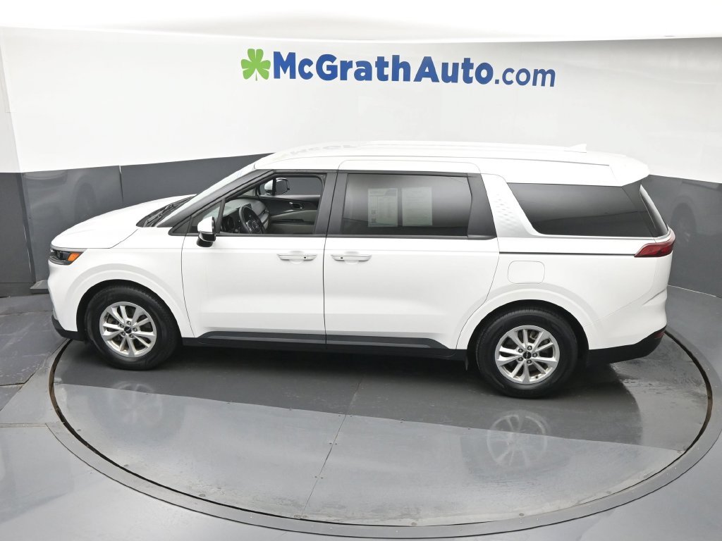 Used 2024 White Kia LX image 28