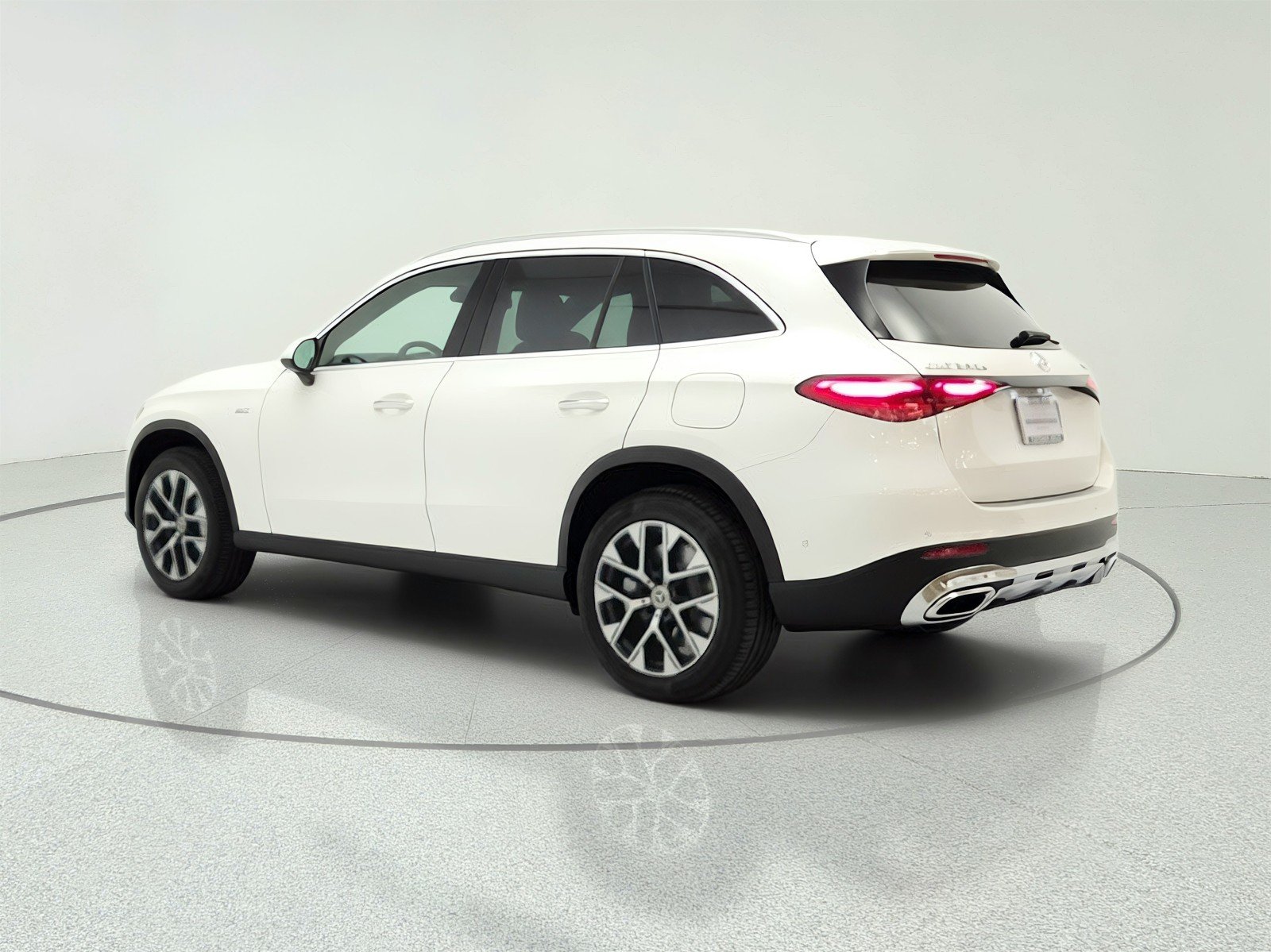 Used 2025 Polar White Mercedes-Benz GLC 350e 4MATIC® SUV image 7