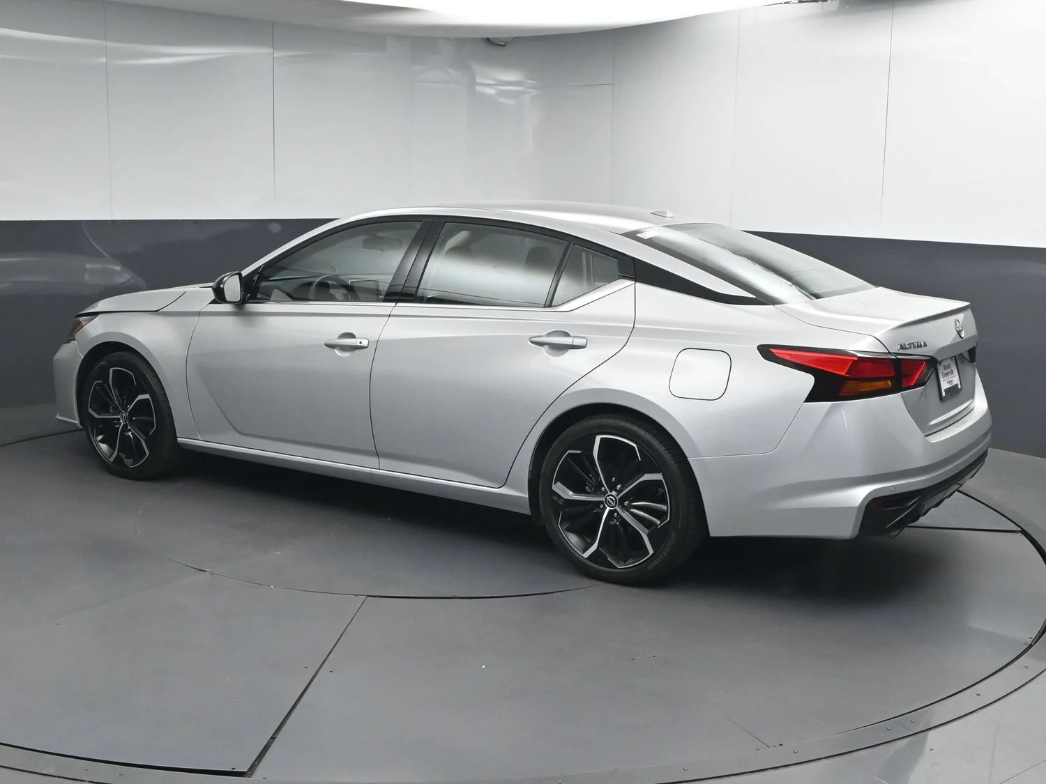Certified Used 2025 Brilliant Silver Metallic Nissan SR image 5