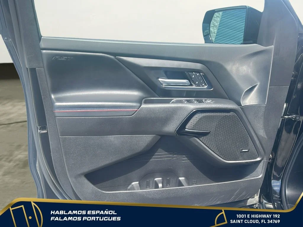 Used 2025 Black Chevrolet RST - Max Range image 10