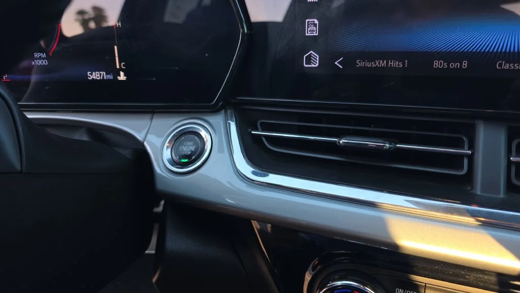 Used 2025 White Chevrolet LT image 22