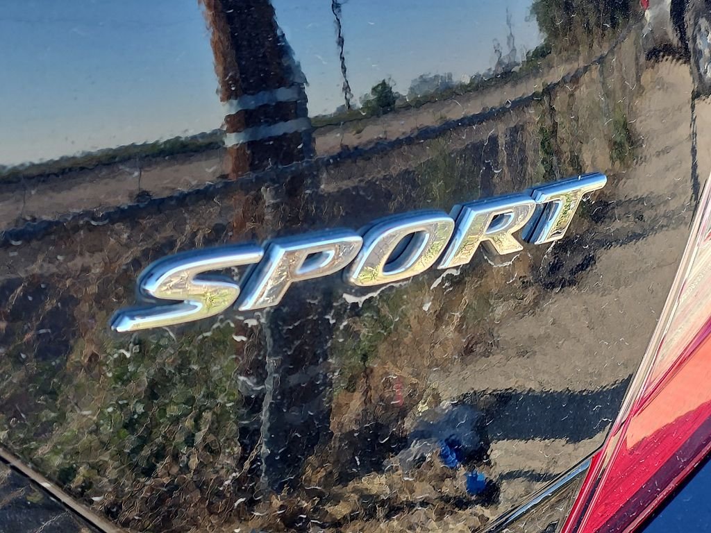 Used 2021  Honda Sport image 5