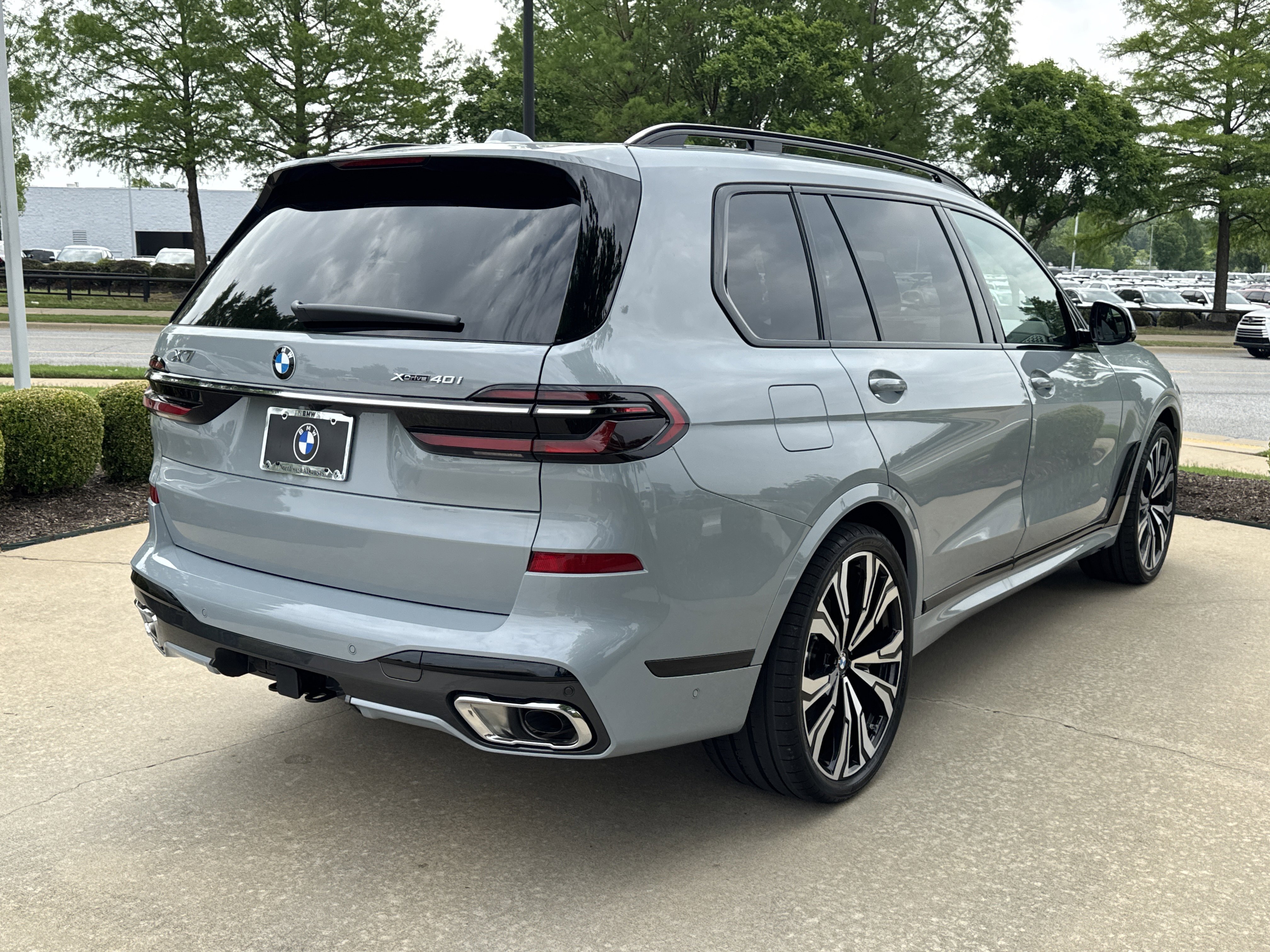 New 2027 0C4P Brooklyn Grey Metallic BMW xDrive40i image 5