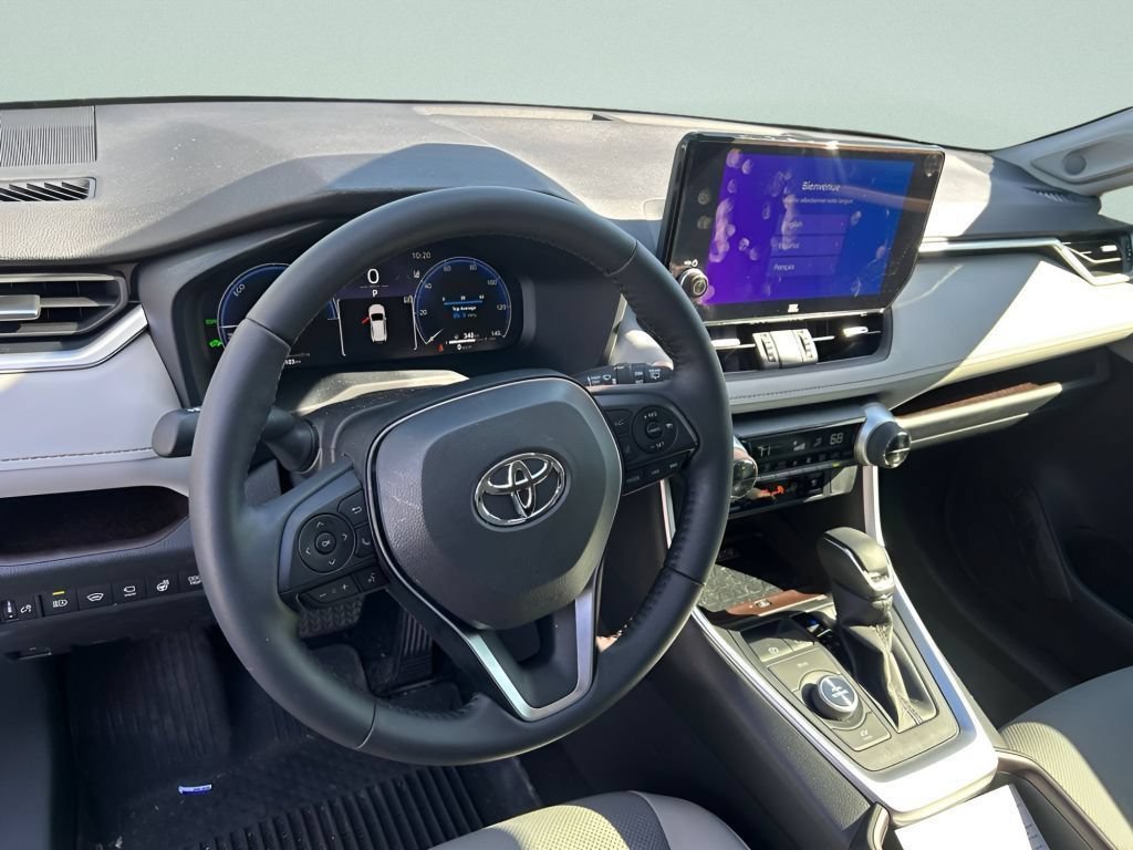 Used 2025 Wind Chill Pearl Toyota Limited image 24
