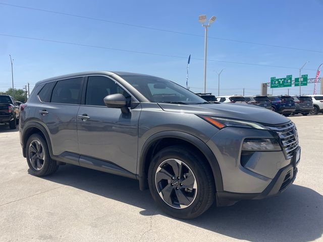 Used 2024 Gray Nissan SV image 7