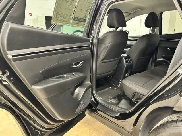 Used 2024 Black Hyundai SEL image 19