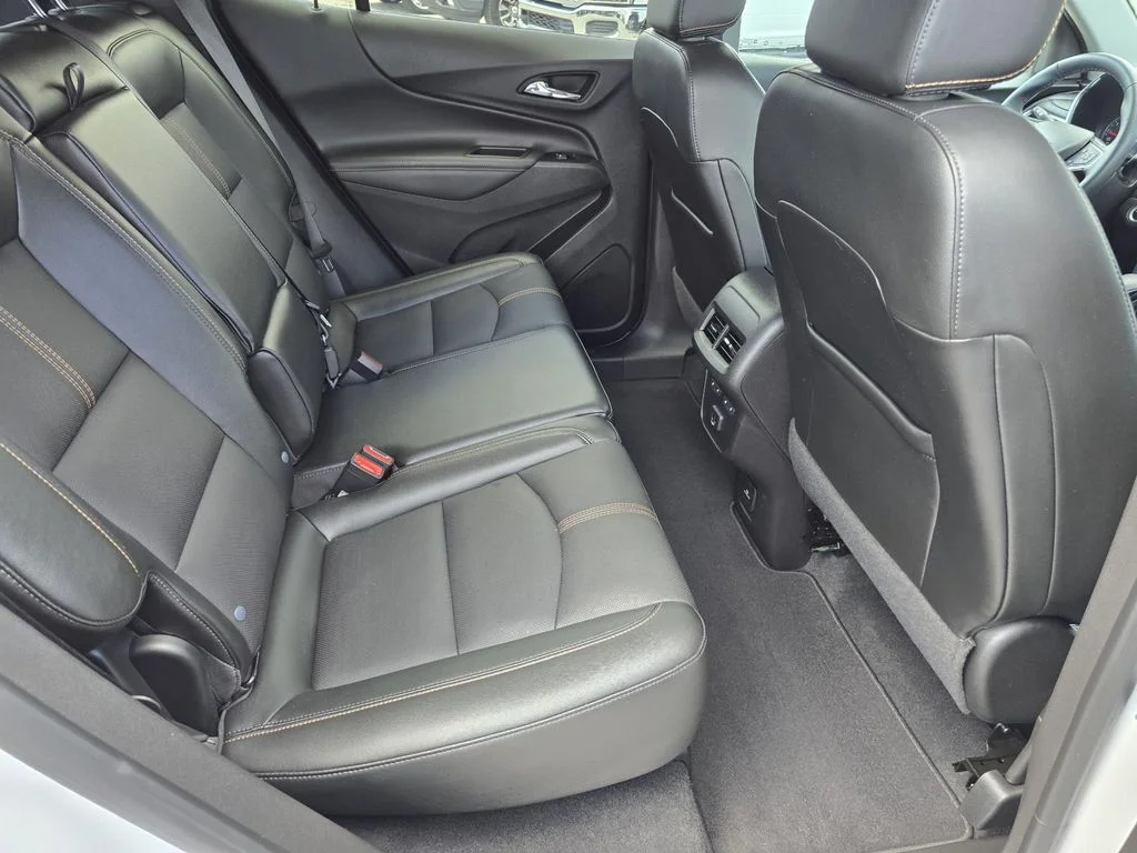 Used 2023 Iridescent Pearl Tricoat Chevrolet Premier image 20