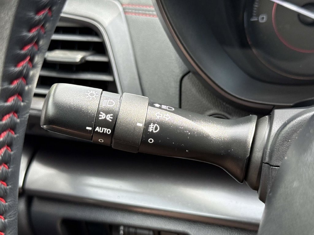 Used 2023  Subaru Premium image 38